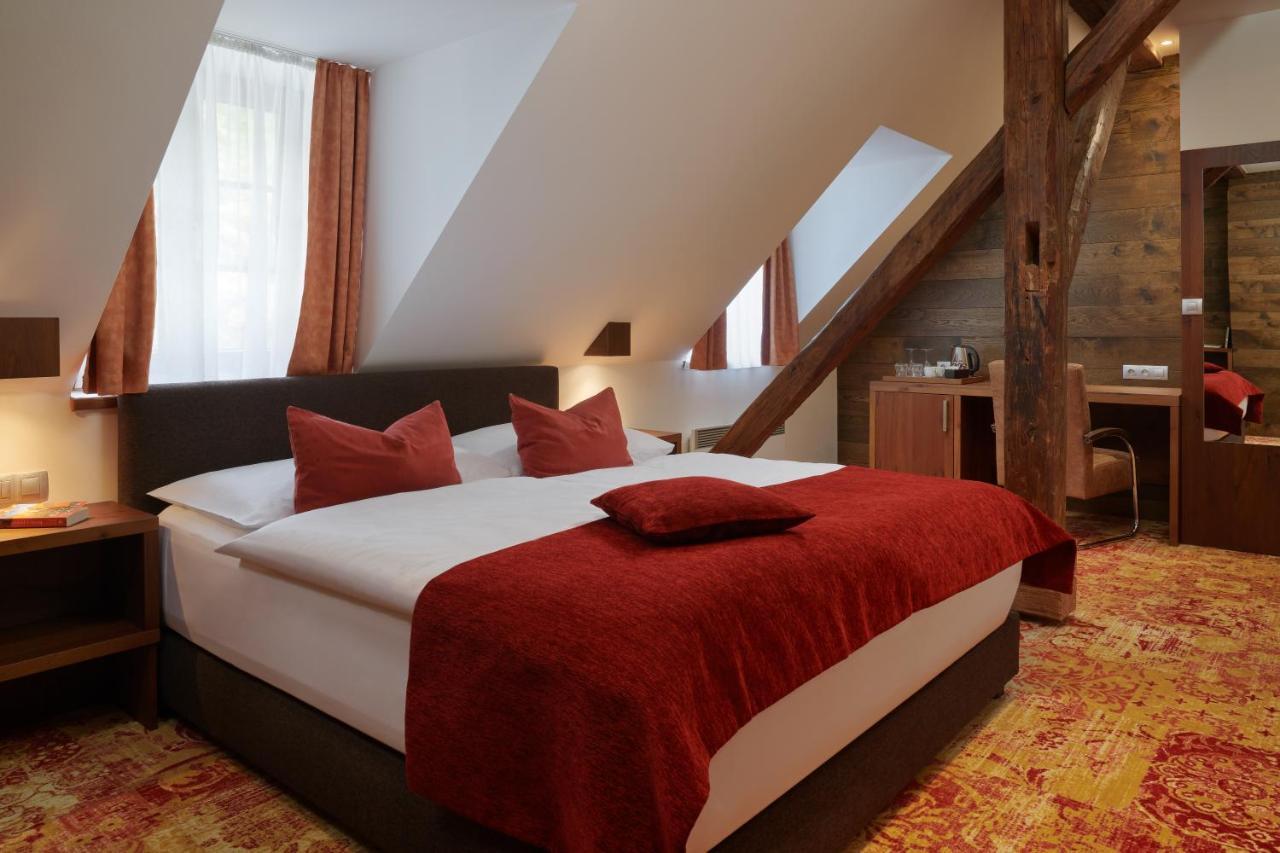 Singer Hotel 4*