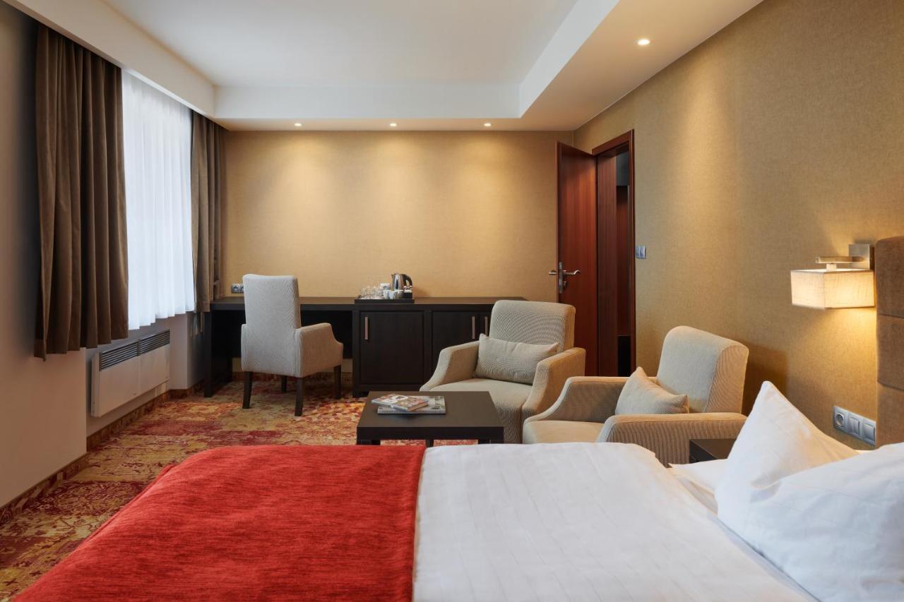 Singer Hotel 4*